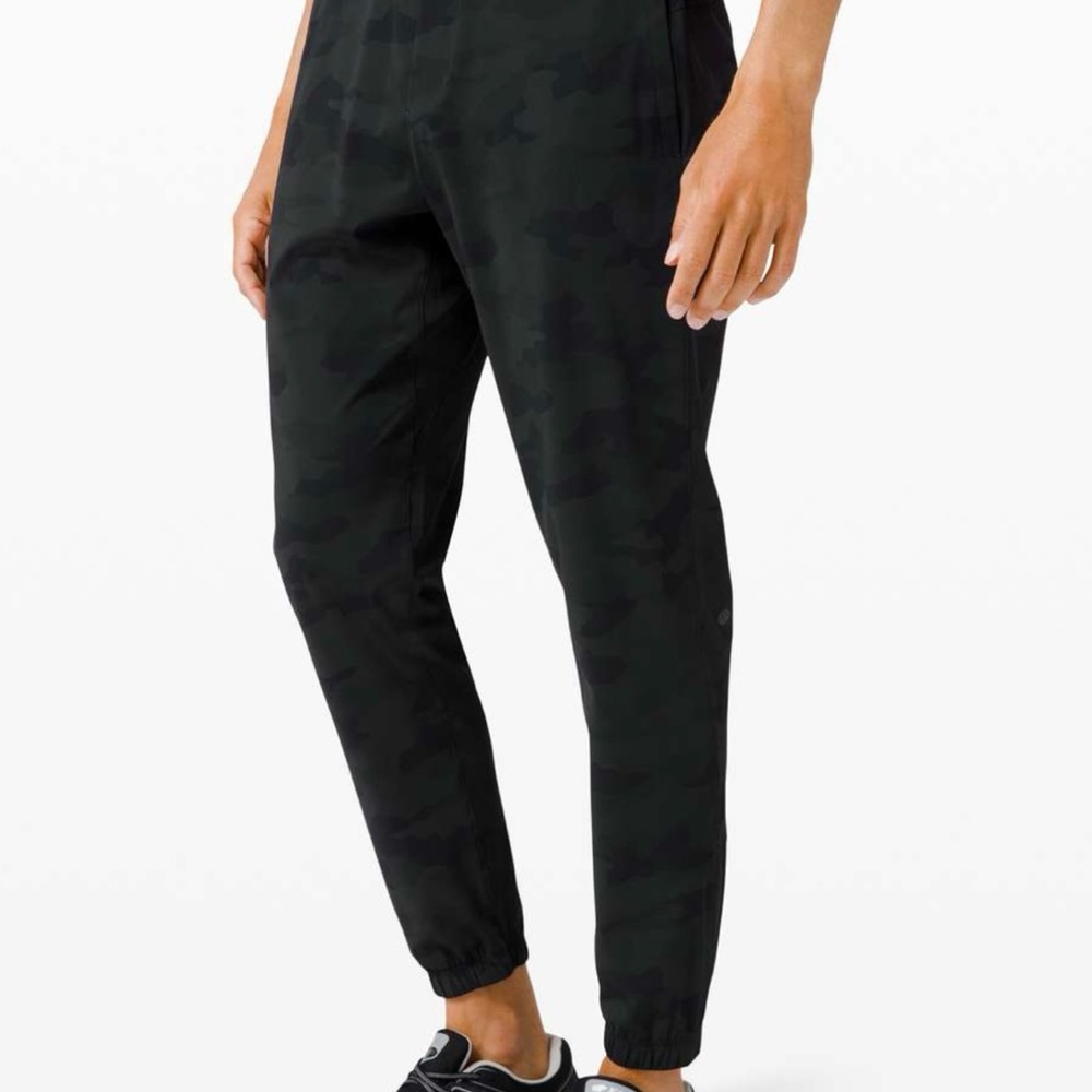 Lululemon men’s Surge Jogger